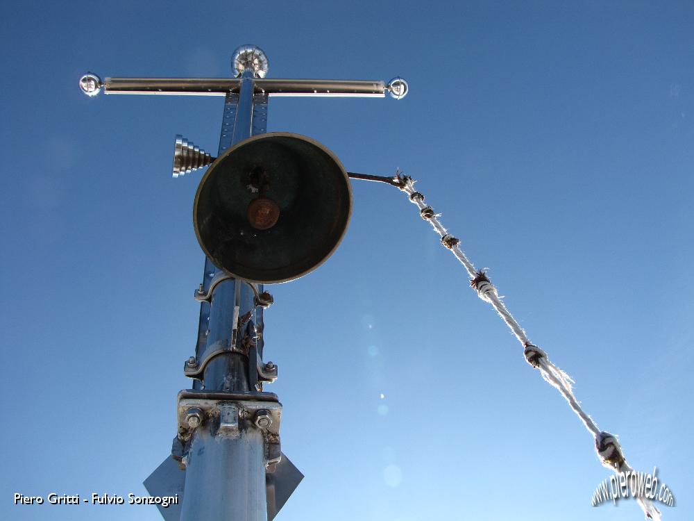 52 La campana di vetta....jpg